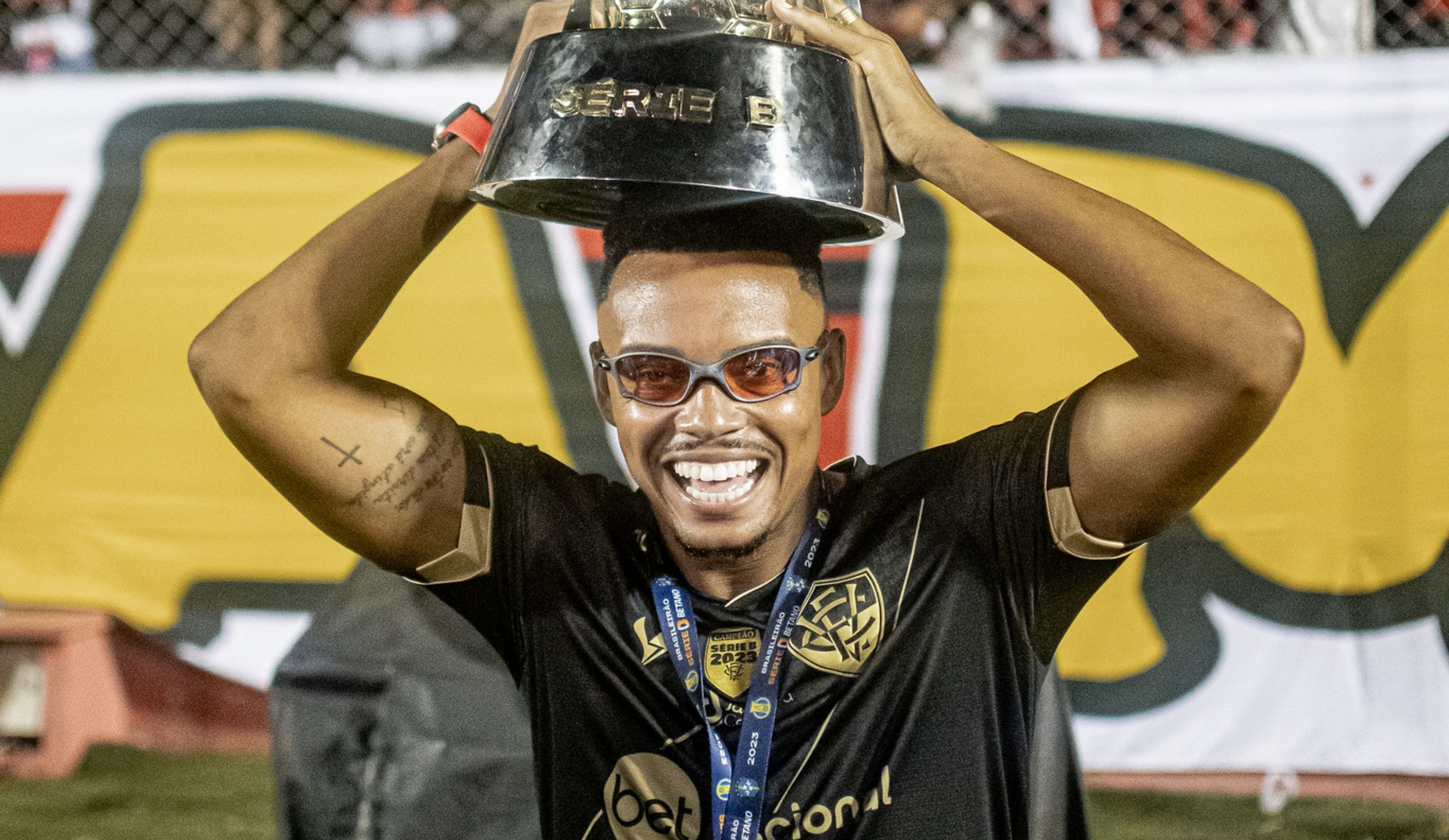 Campeão da Série B de 2023 aciona Vitória na Justiça por dívida trabalhista