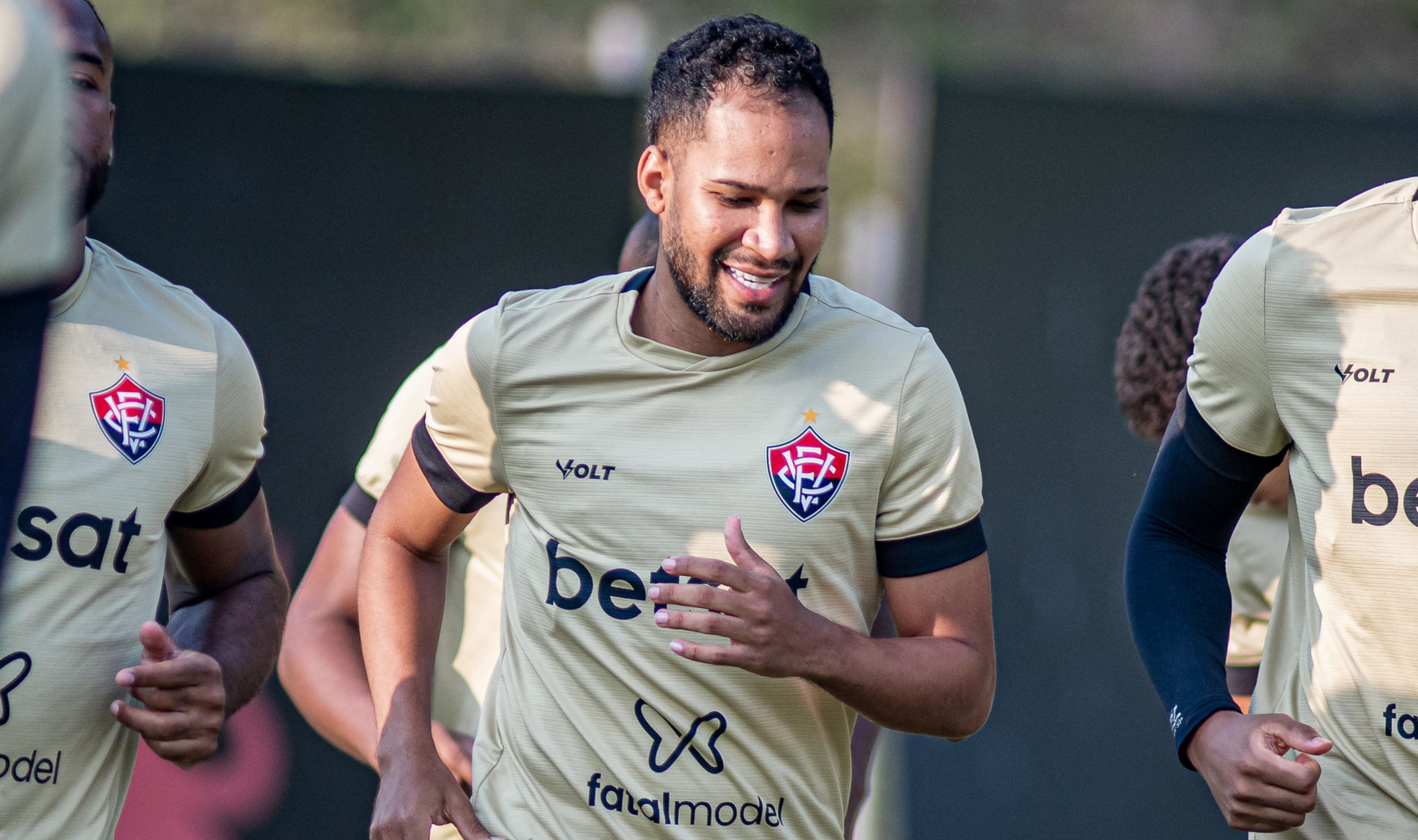 Na luta contra o rebaixamento, atacante do Vitória faz pedido à torcida