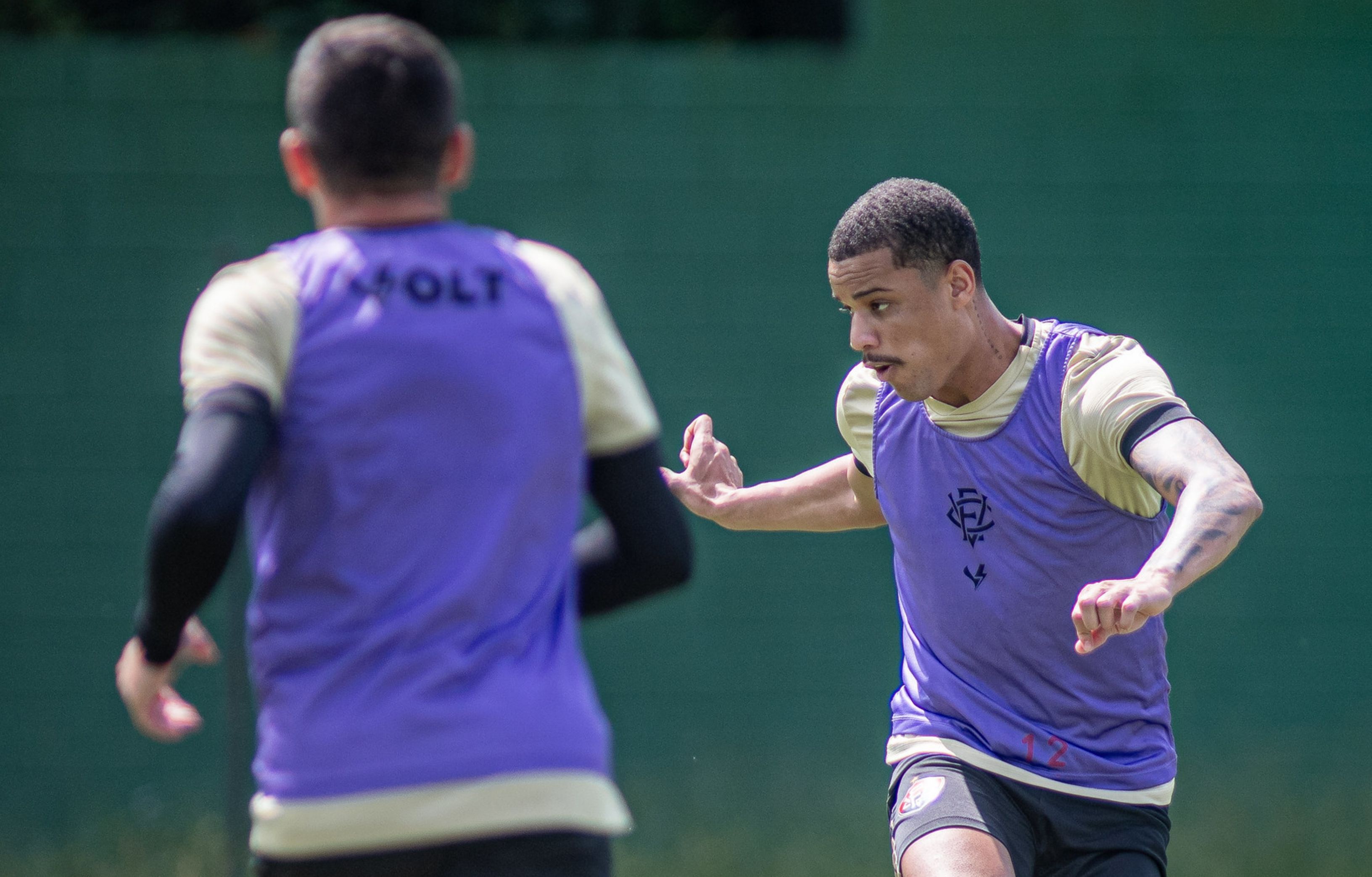 Escalação do Vitória: Carpini tem desfalques para enfrentar o Internacional