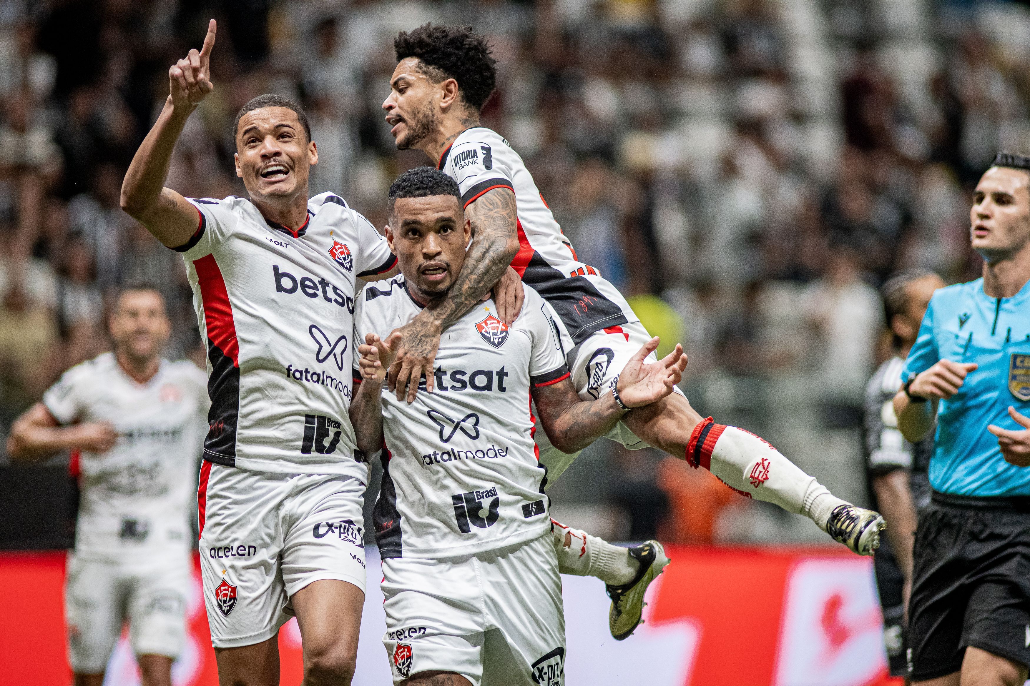 Saiba valor da multa para Vitória ter Alerrandro contra o Bragantino