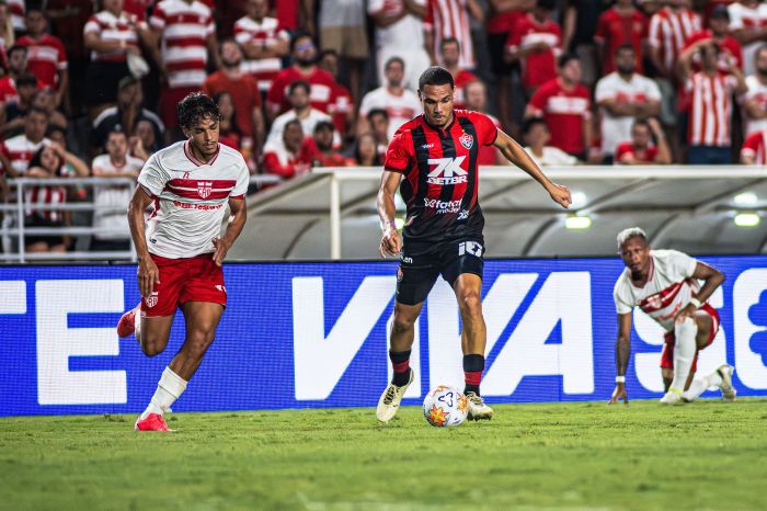 CRB e Vitória se enfrentaram nessa quarta-feira (22), no Rei Pelé, em Maceió