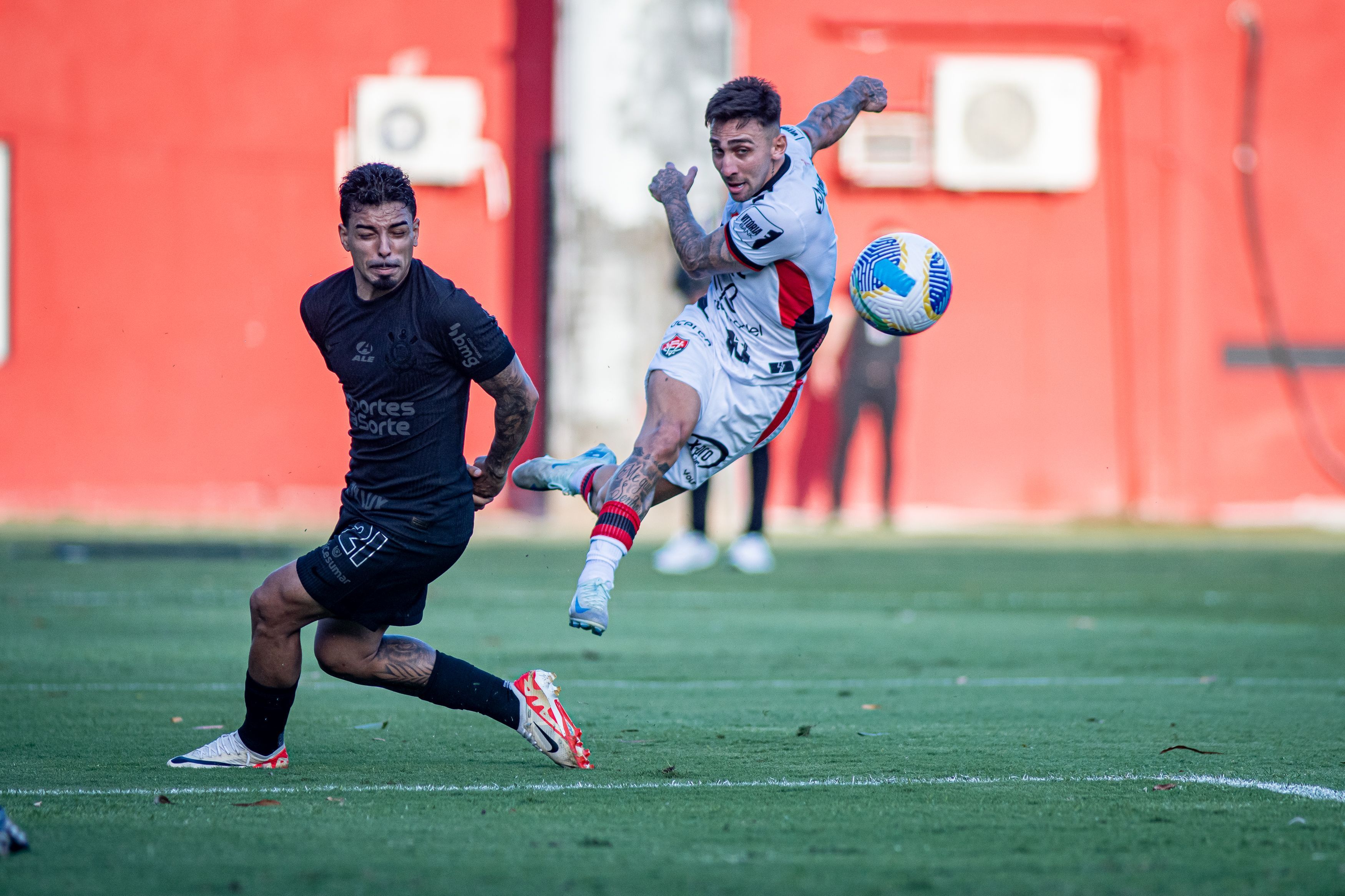 Vitória 1 x 2 Corinthians: veja gols e melhores momentos pelo Brasileirão