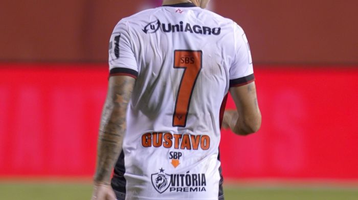 Camisa de Gustavo Silva foi estampada com a marca do SBP na partida contra o Grêmio Camisa de Gustavo Silva foi estampada com a marca do SBP na partida contra o Grêmio