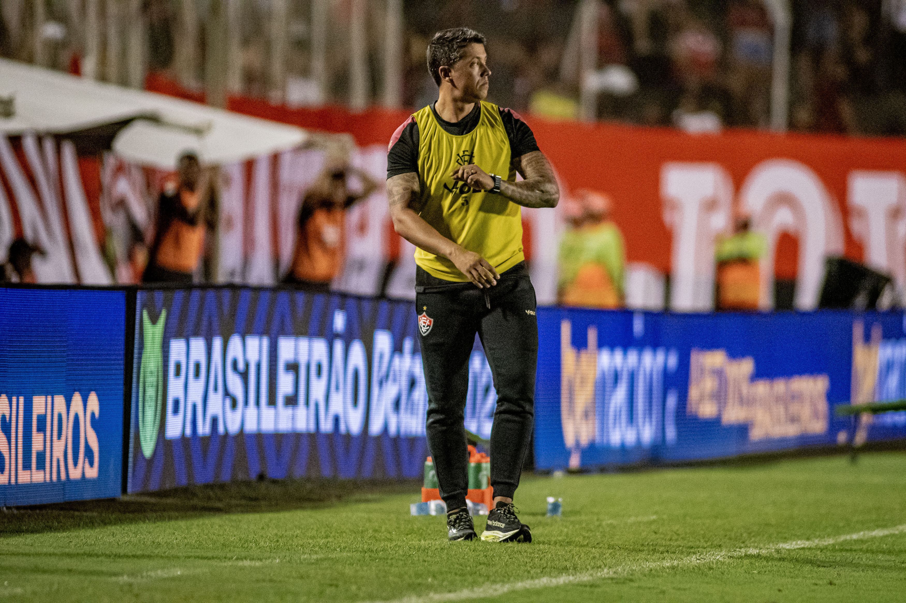 Apesar de bom momento do Vitória, Carpini descarta sonho com Sul-Americana
