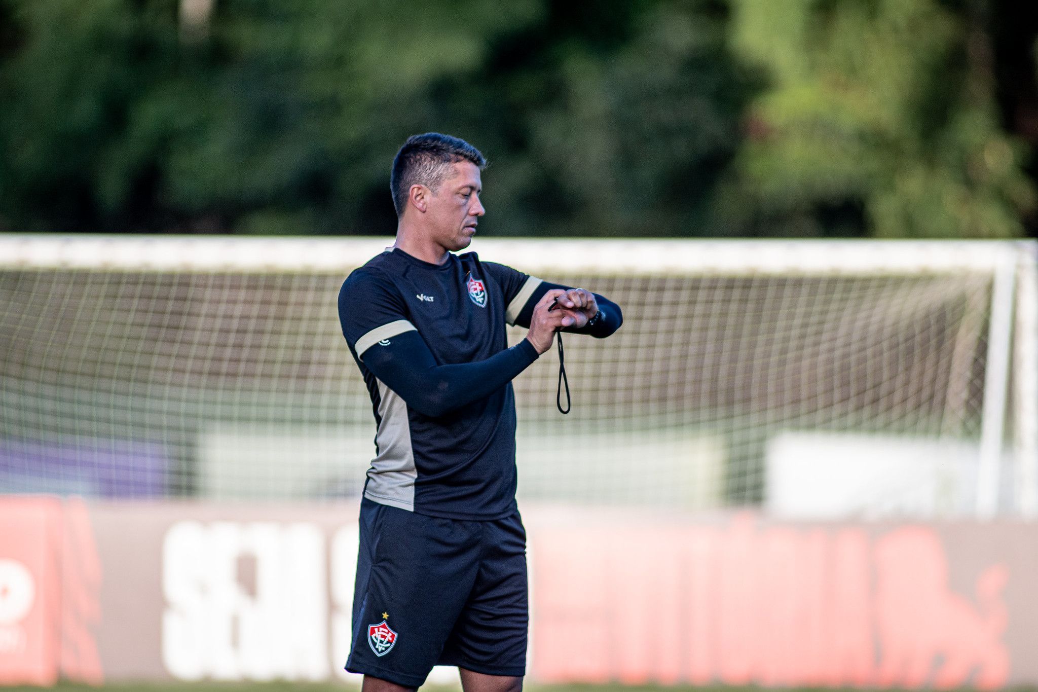 Reforços à vista: Vitória tem acordo com três jogadores; veja lista