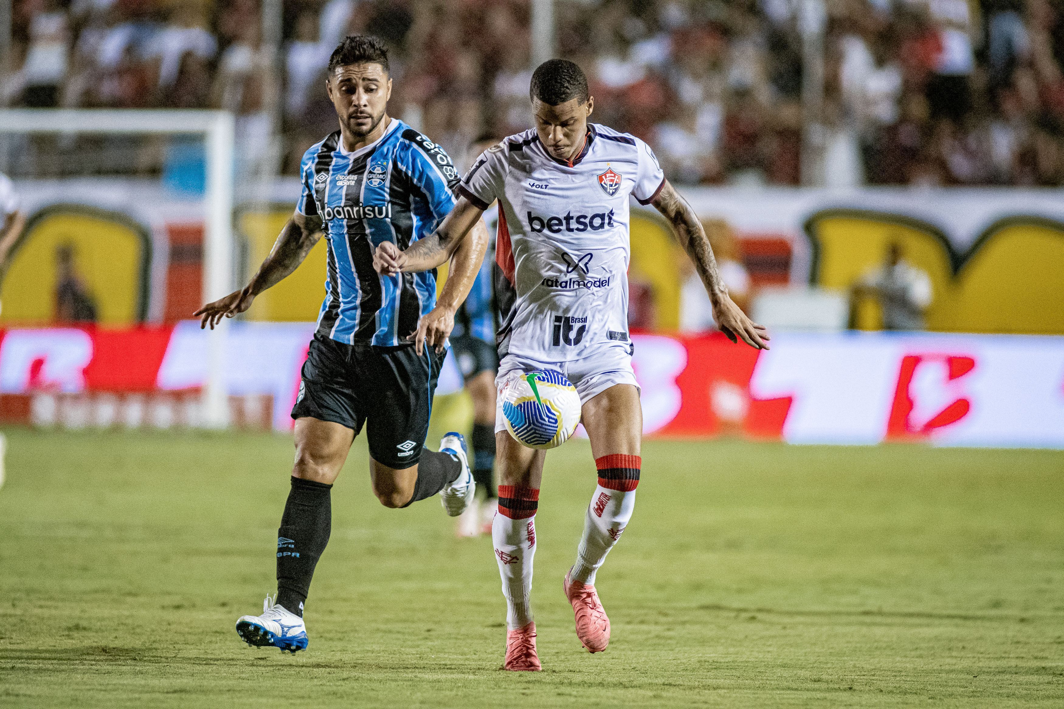 Vitória empata com o Grêmio no Barradão e garante vaga na Sul-Americana