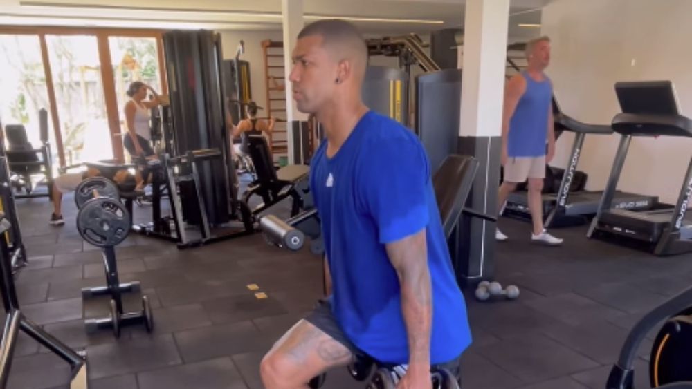 Walace, do Cruzeiro, publica vídeo em treinamento durante as férias