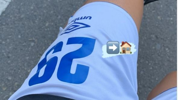 Foto publicada neste domingo (31) por Gastón Romero, com calção do Cruzeiro