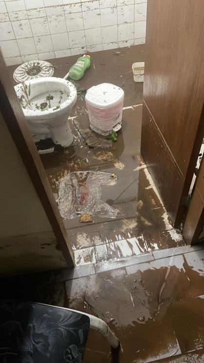 Família teve casa destruída após forte chuva