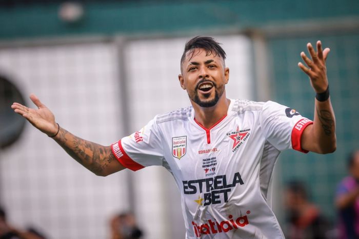 Juninho Neymar comemora gol do título do Estrela Mirim sobre o Tupinense Juninho Neymar comemora gol do título do Estrela Mirim sobre o Tupinense