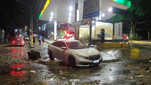 lixo e lama na avenida prudente de morais em belo horizonte