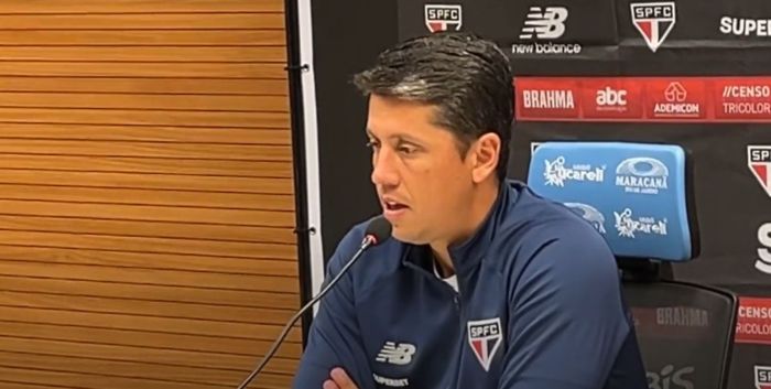 Thiago Carpini em entrevista coletiva após derrota do São Paulo para Flamengo