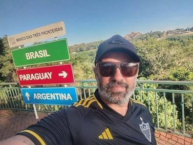 Torcedor do Atlético viaja de moto para acompanhar jogo da Libertadores