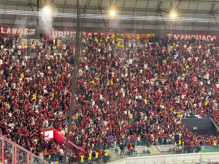 Cerca de 3 mil torcedores do Flamengo marcaram presença na Arena MRV