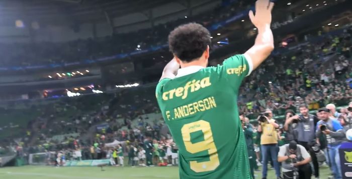 Felipe Anderson veste a camisa 9 do Palmeiras