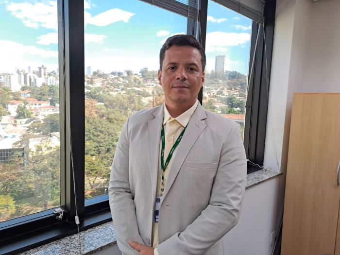 Pablo Aragão, secretário de eleições do TRE-MG, explica que o TSE não proibiu o uso de IA nas campanhas, apenas regulamentou