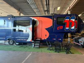 Motorhomes na área interna do Mineirão