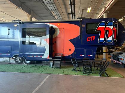 Motorhomes na área interna do Mineirão