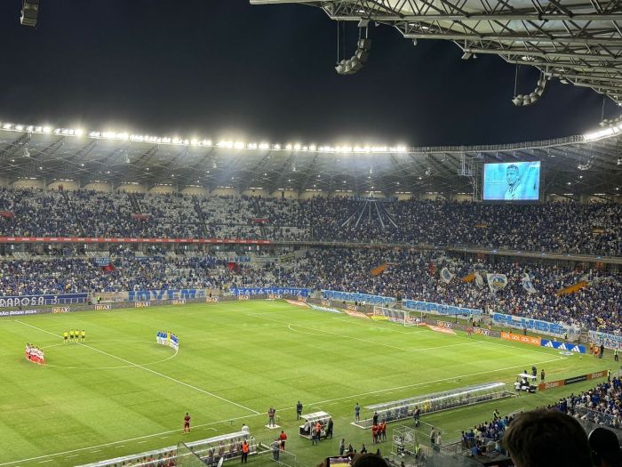 Homenagem a Izquierdo no placar do Mineirão, em Belo Horizonte
