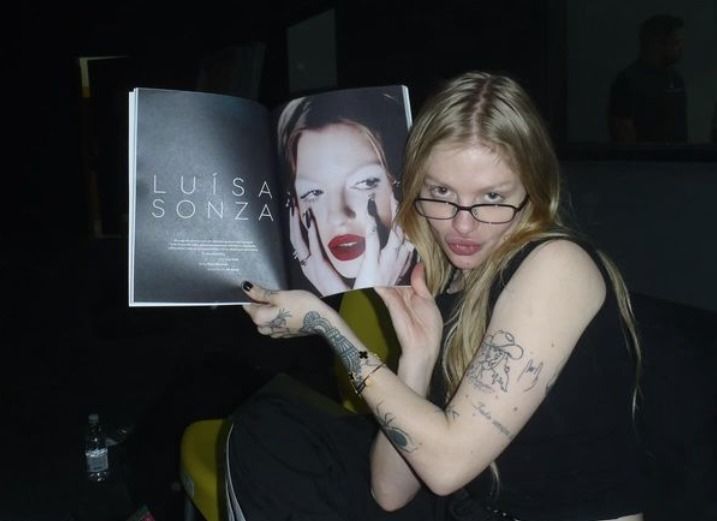 Rock In Rio: Luísa Sonza celebra 1 bilhão de reproduções de 'Escândalo Íntimo'