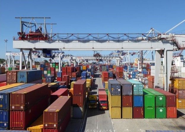 Colapso nos portos trava exportações do agro com prejuízo para o produtor