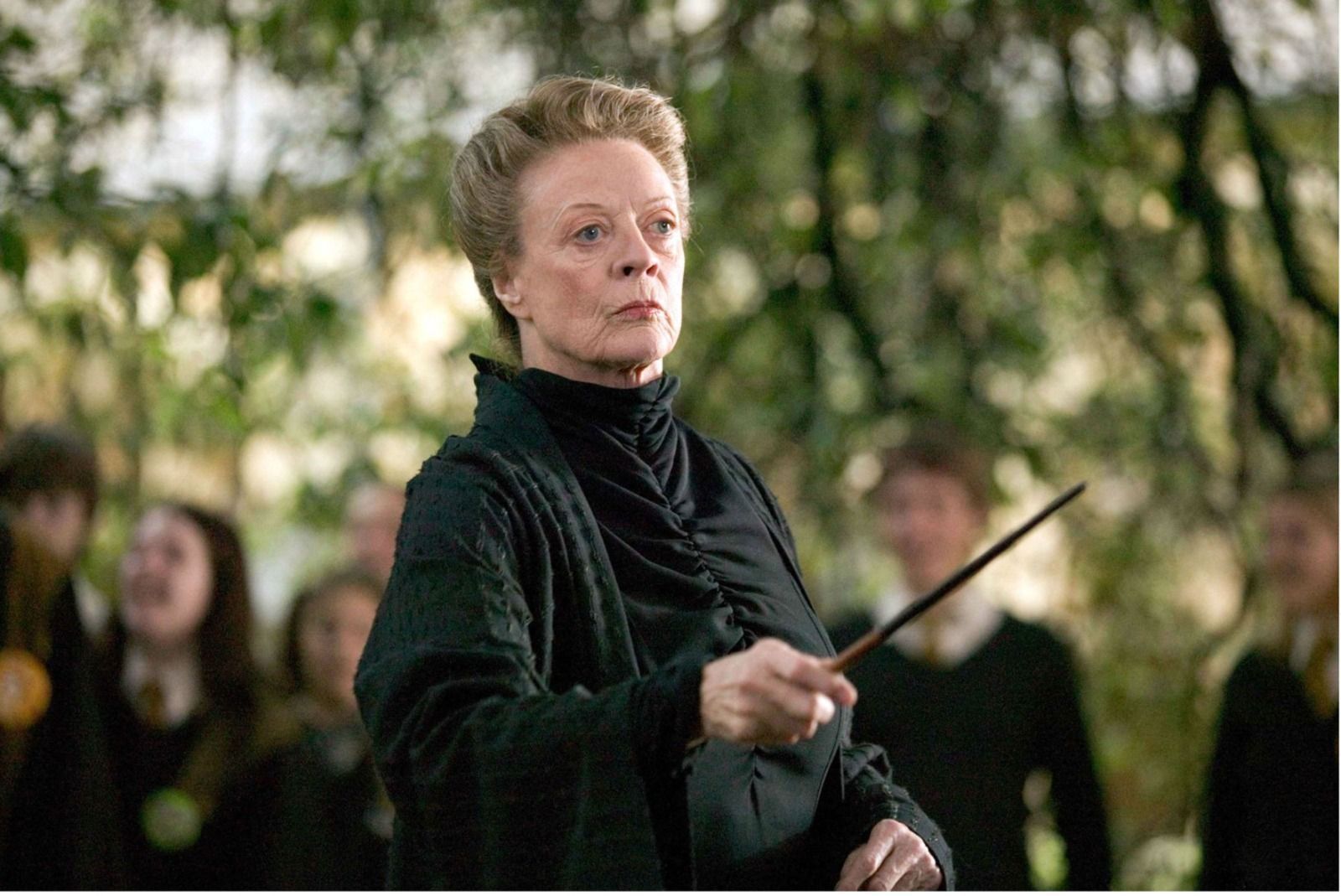 Maggie Smith sofria de doença autoimune que afeta os olhos; entenda