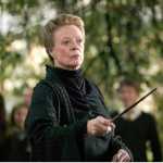 Maggie Smith sofria de doença autoimune que afeta os olhos; entenda