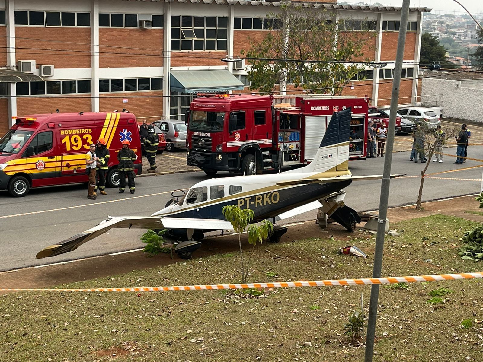 Avião de pequeno porte que saiu de MG tem problemas técnicos no pouso em SP
