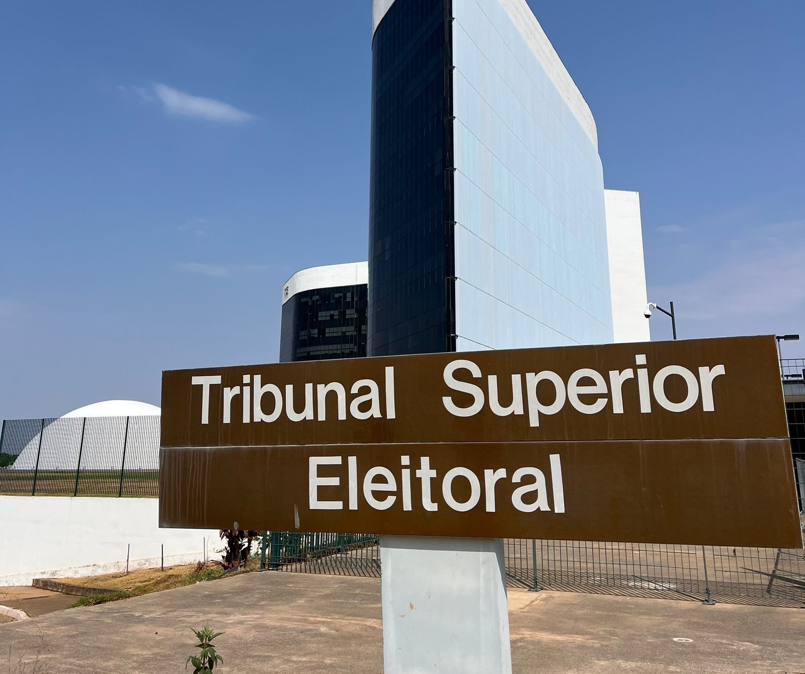 TSE manda retirar conteúdos contra Lula e PT e suspende impulsionamento de publicações do PL