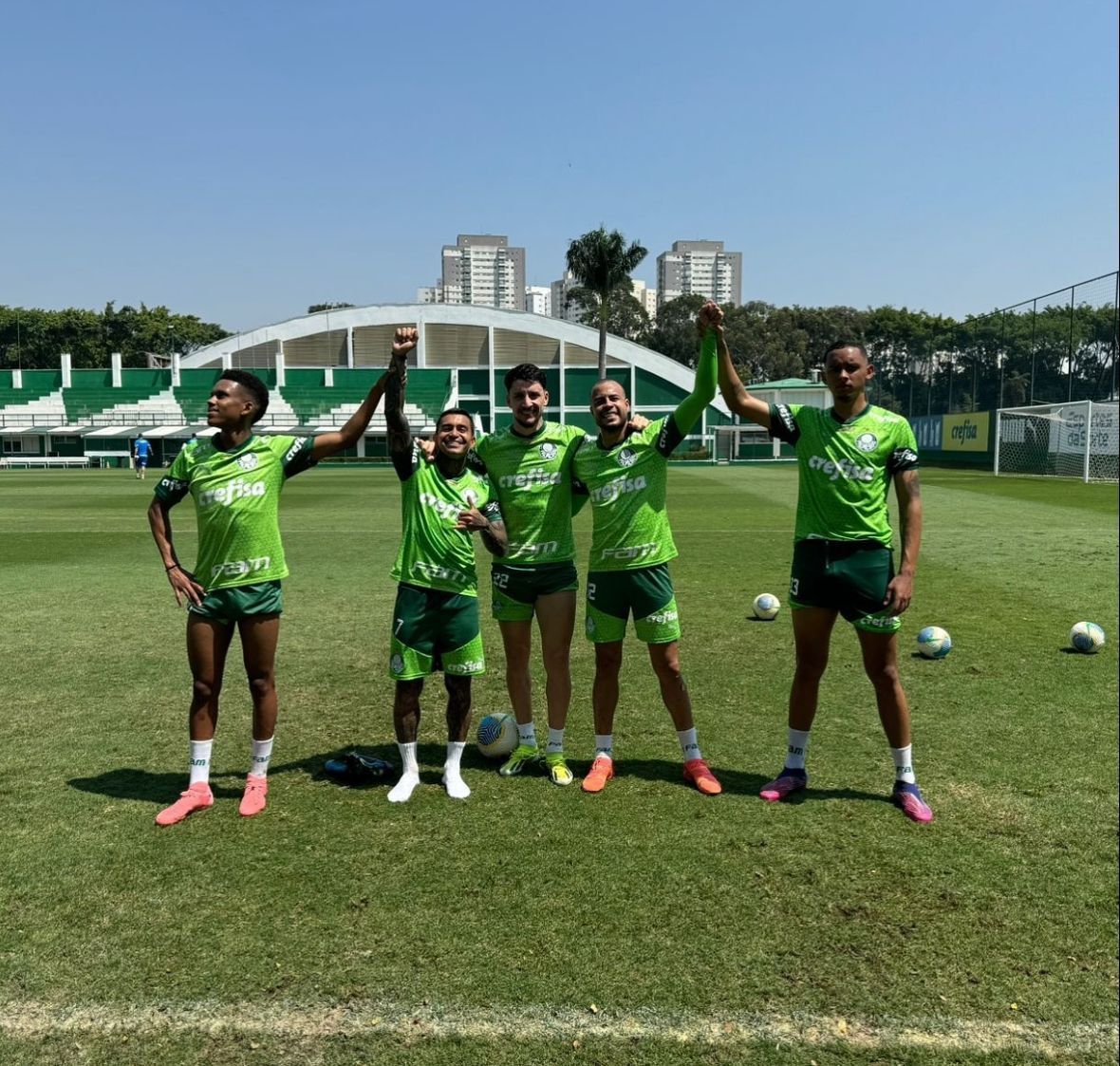 Estêvão vai a campo com Dudu e lesionados em folga do Palmeiras