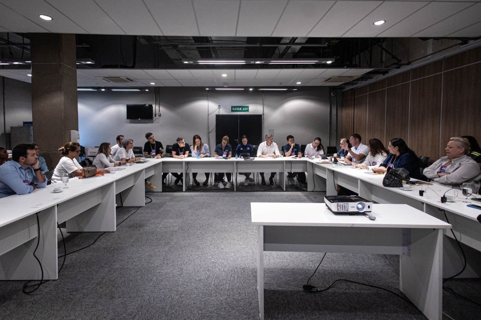 Fifa visita Mineirão em processo seletivo para cidades-sede da Copa do Mundo Feminina