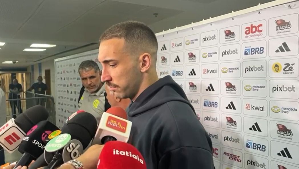 Léo Ortiz defende Tite e projeta futuro do Flamengo com Filipe Luís