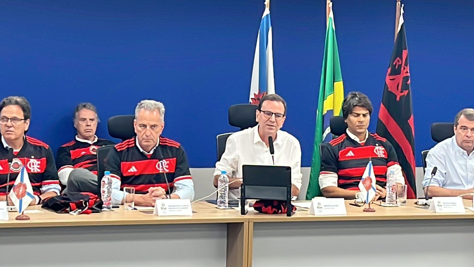 Governo Federal, Prefeitura e Flamengo formalizam acordo de posse do Gasômetro