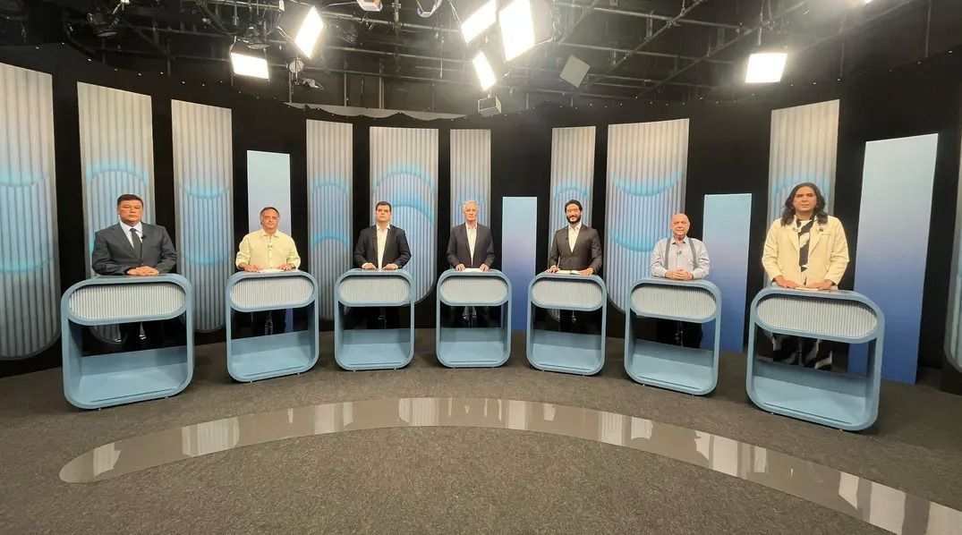 Debate em BH tem menção a ditadura, transfobia e confissão sobre vacina