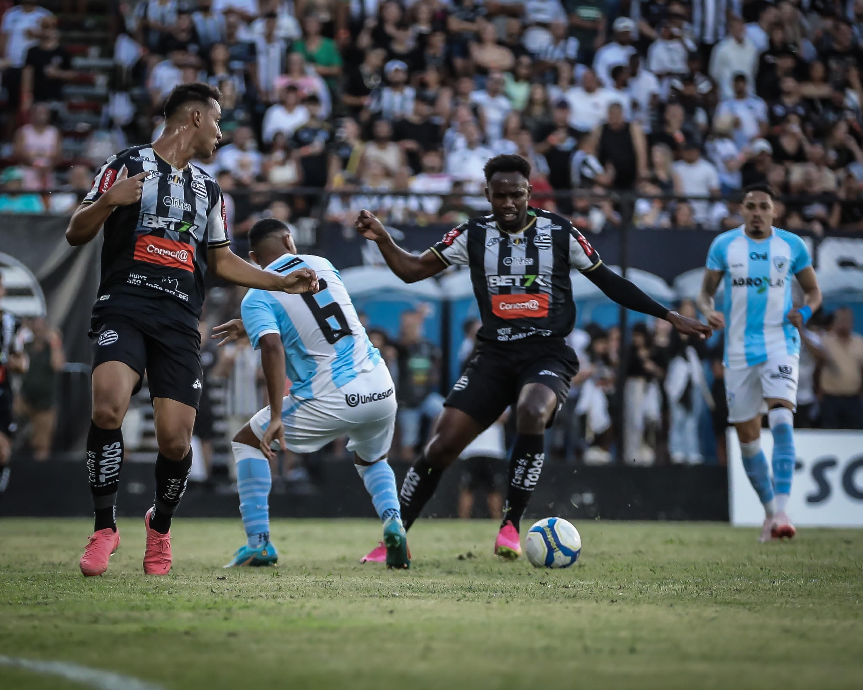 Athletic vence Londrina, faz história e conquista acesso inédito à Série B