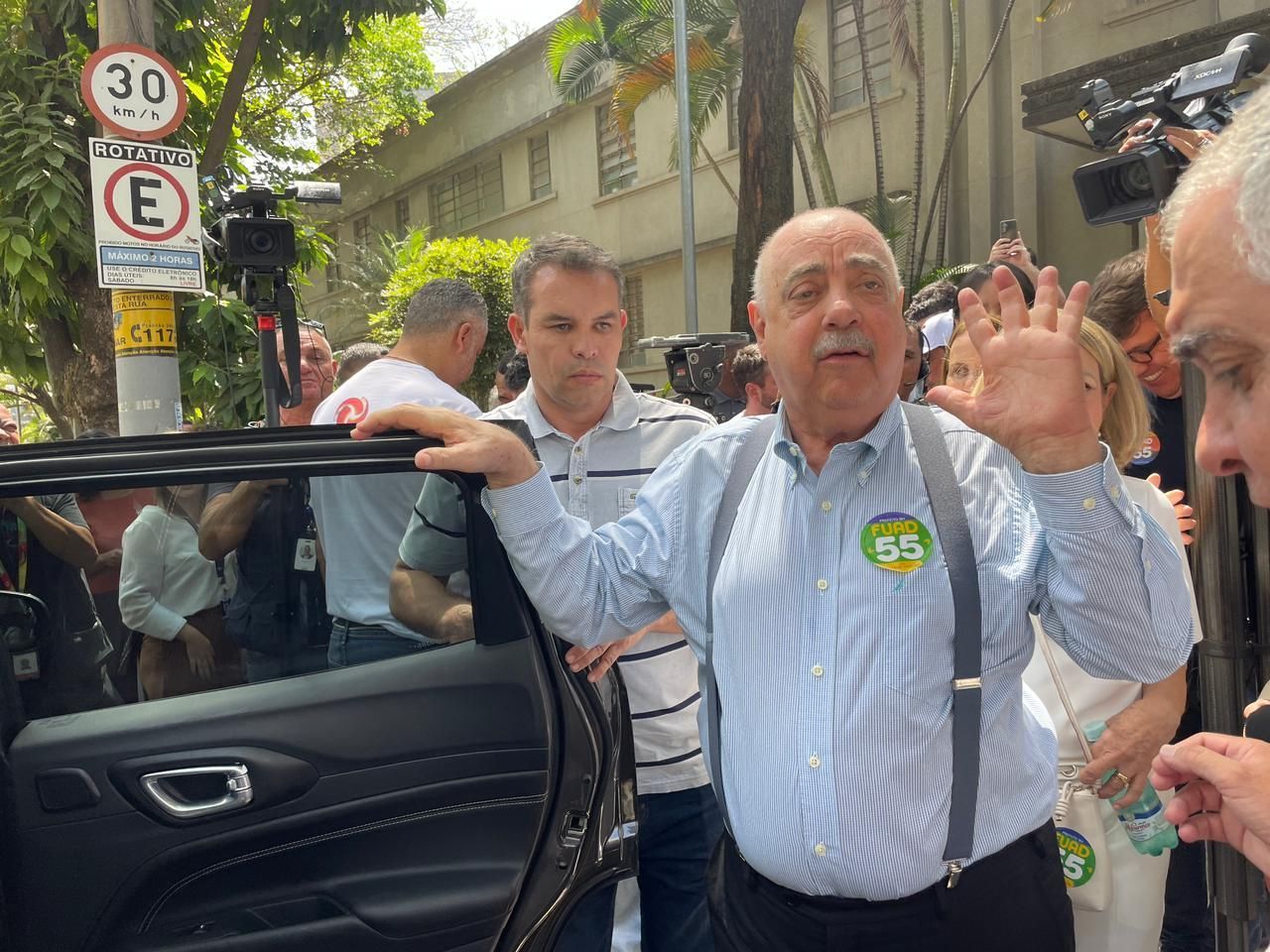 Fuad vota no bairro de Lourdes, acompanha voto de Damião e aguardará resultado em casa