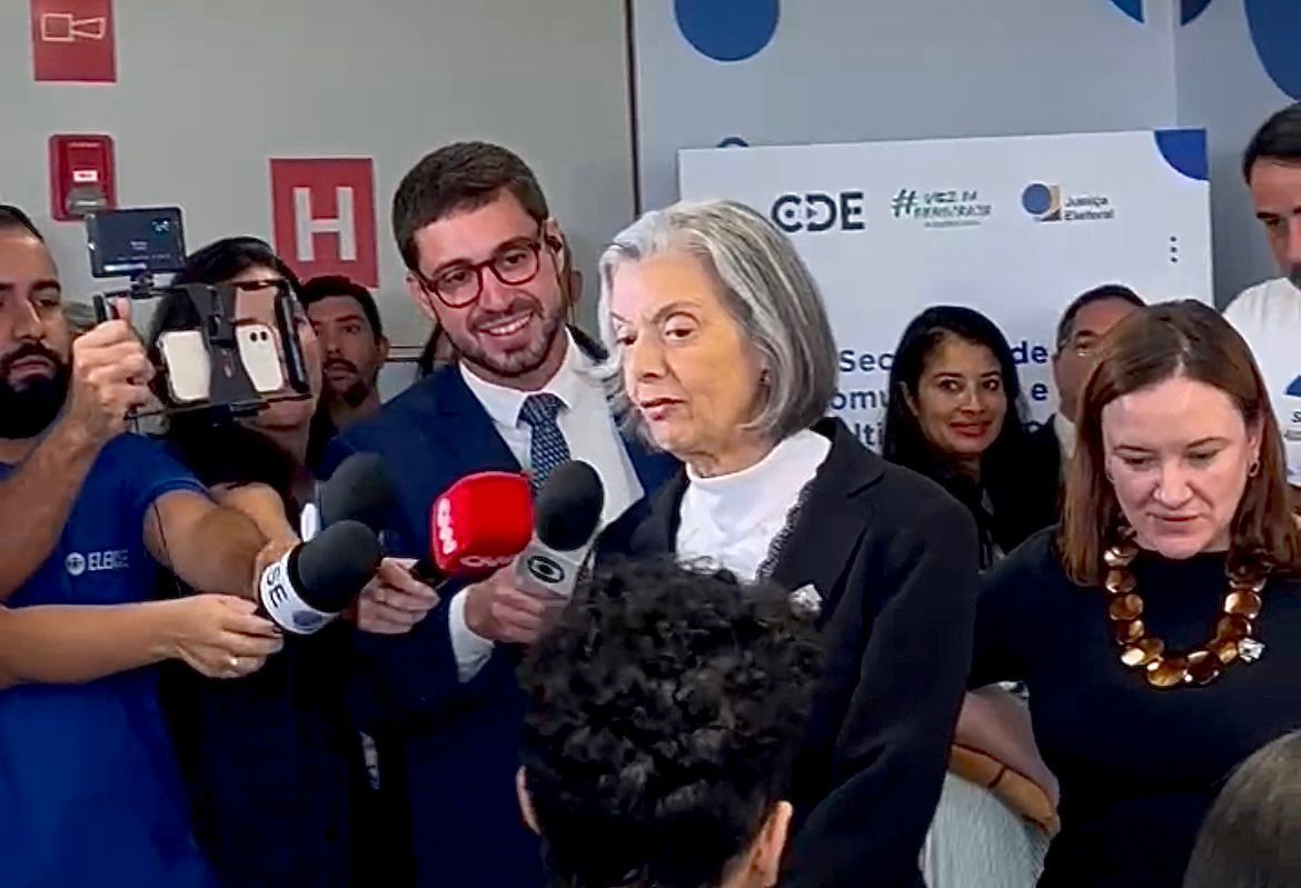 Cármen Lúcia se esquiva de comentar laudo falso divulgado por Marçal: 'Sou juíza do Brasil inteiro'