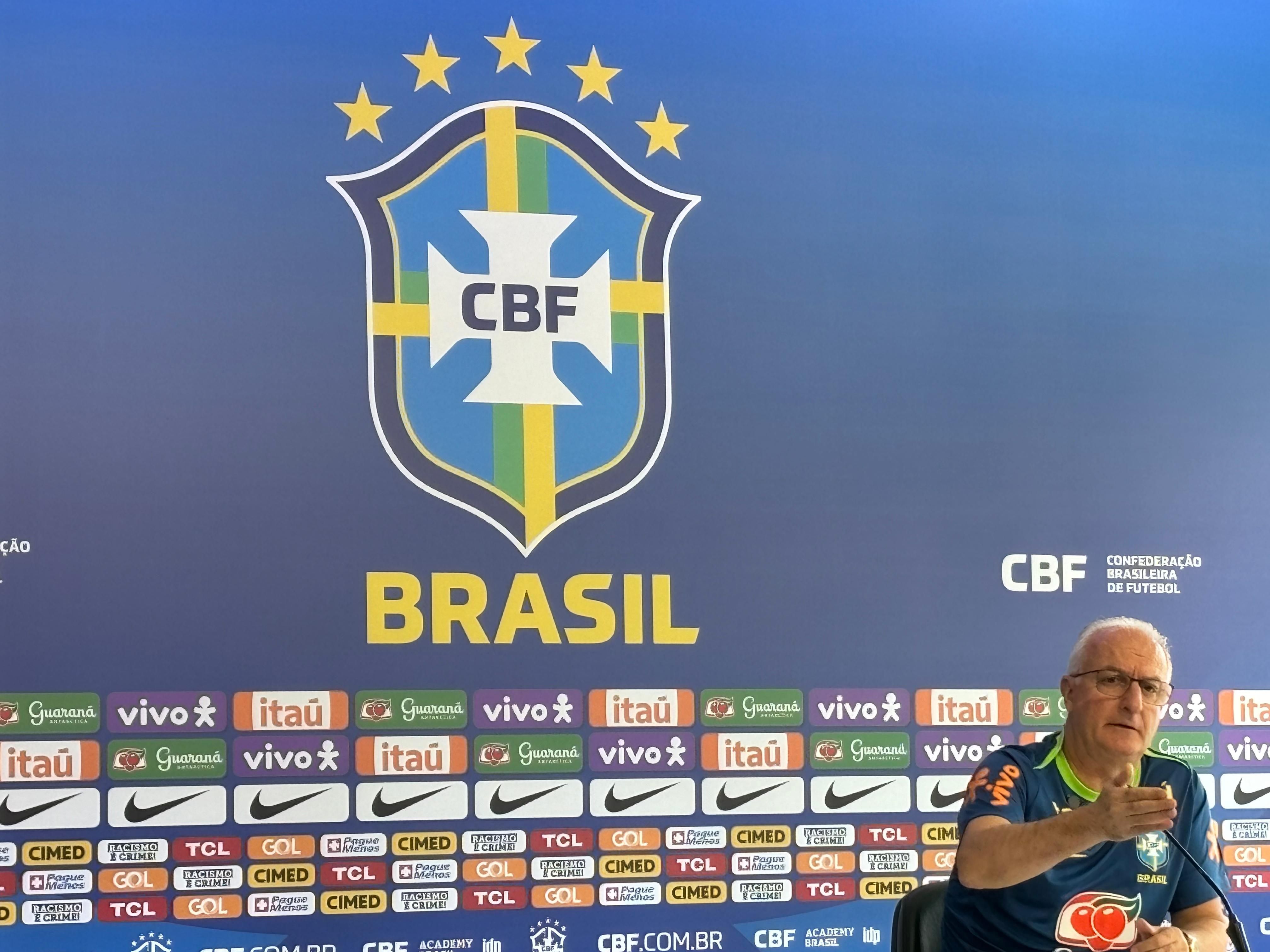 Dorival explica por que preferiu Igor Jesus a Endrick e sobre a saída de Bruno Guimarães