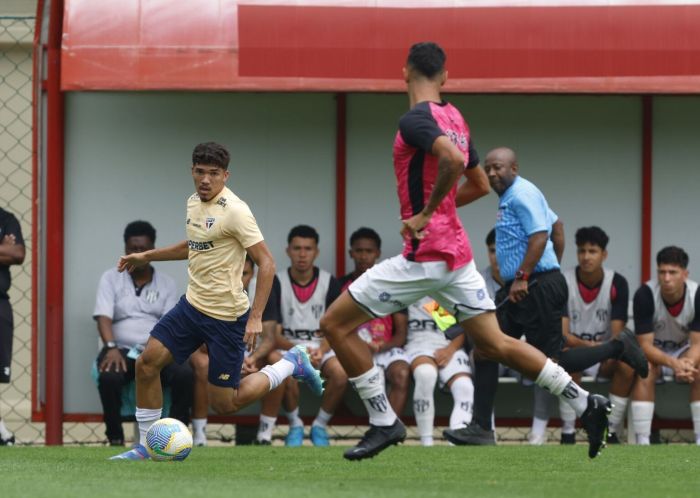 William Gomes fez um dos gols do São Paulo no jogo-treino