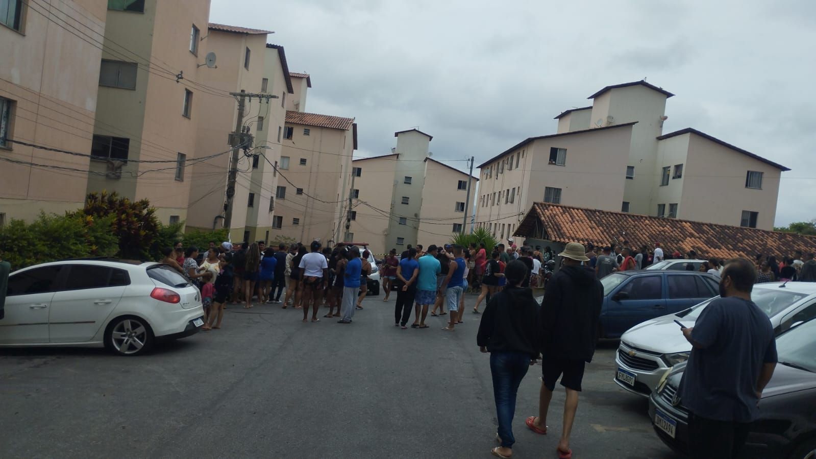 Trio é morto a tiros após ameaçar rivais em conjunto habitacional em Betim