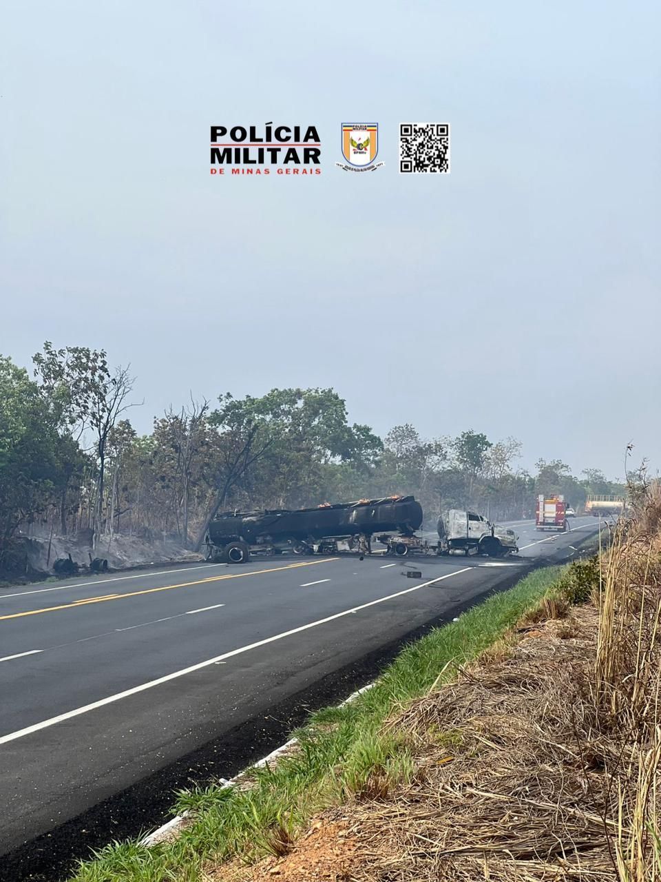 Vídeo: veja momento em que caminhão-tanque é consumido pelas chamas após explodir na BR-135