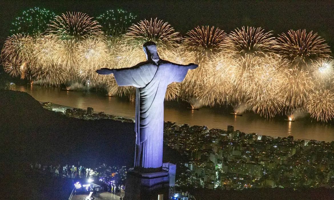 Réveillon do Rio terá shows de Anitta, Ivete Sangalo, Maria Bethânia e Caetano