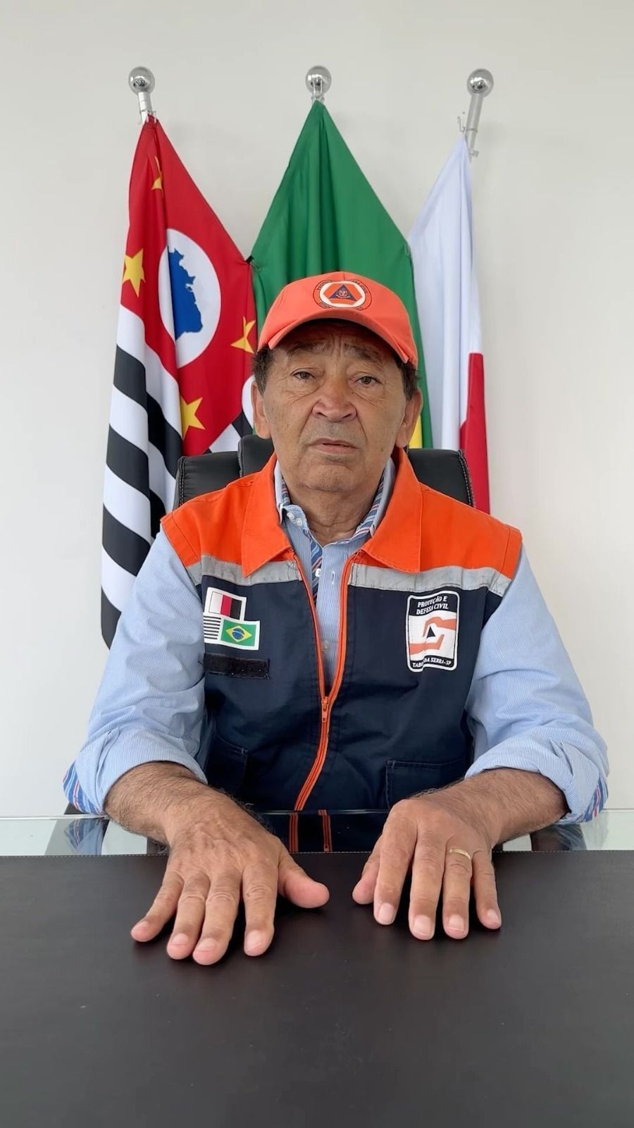 Prefeito de Taboão da Serra e candidato à reeleição é baleado em SP