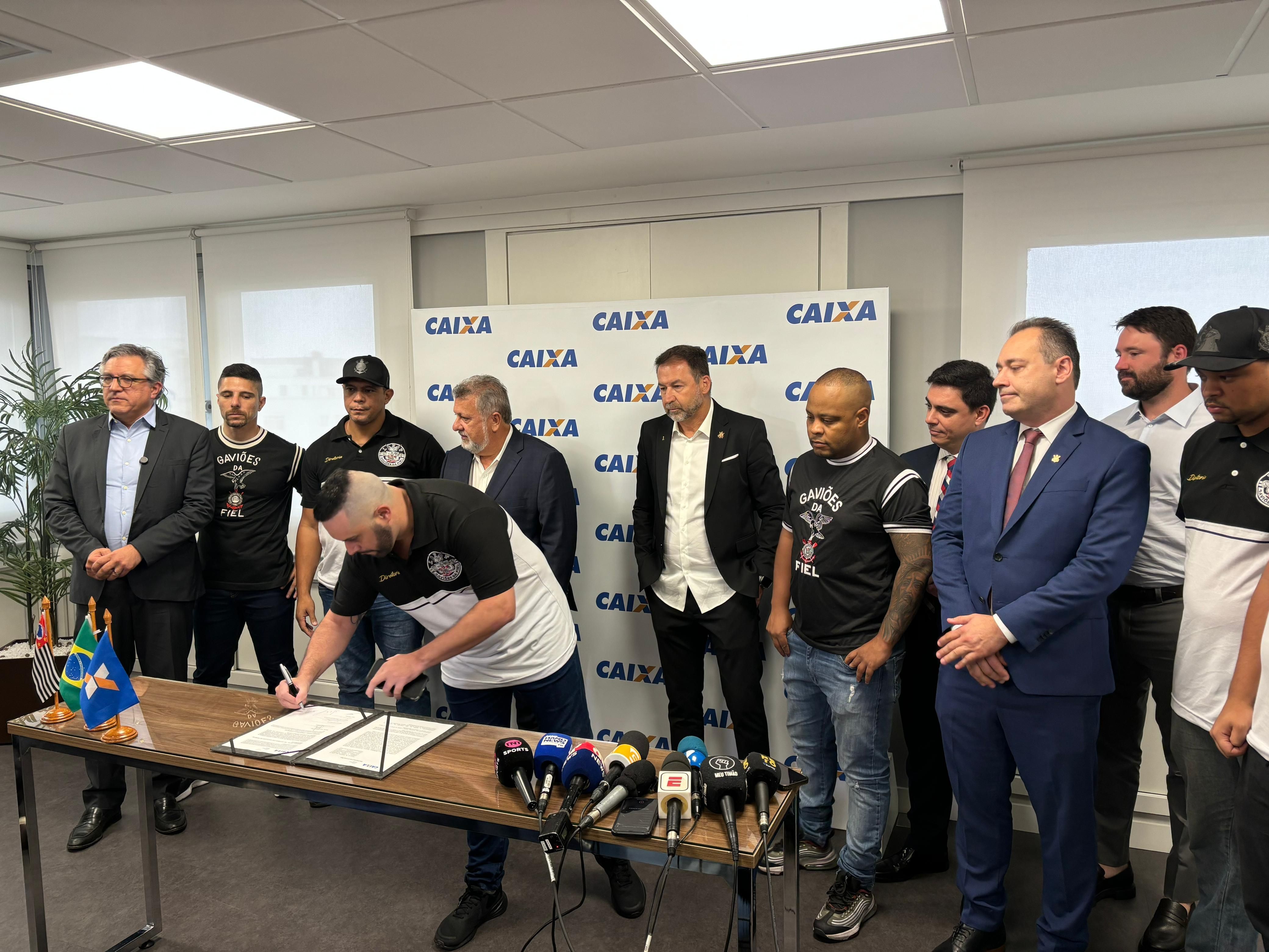 Gaviões projeta R$700 milhões em vaquinha para quitar estádio do Corinthians