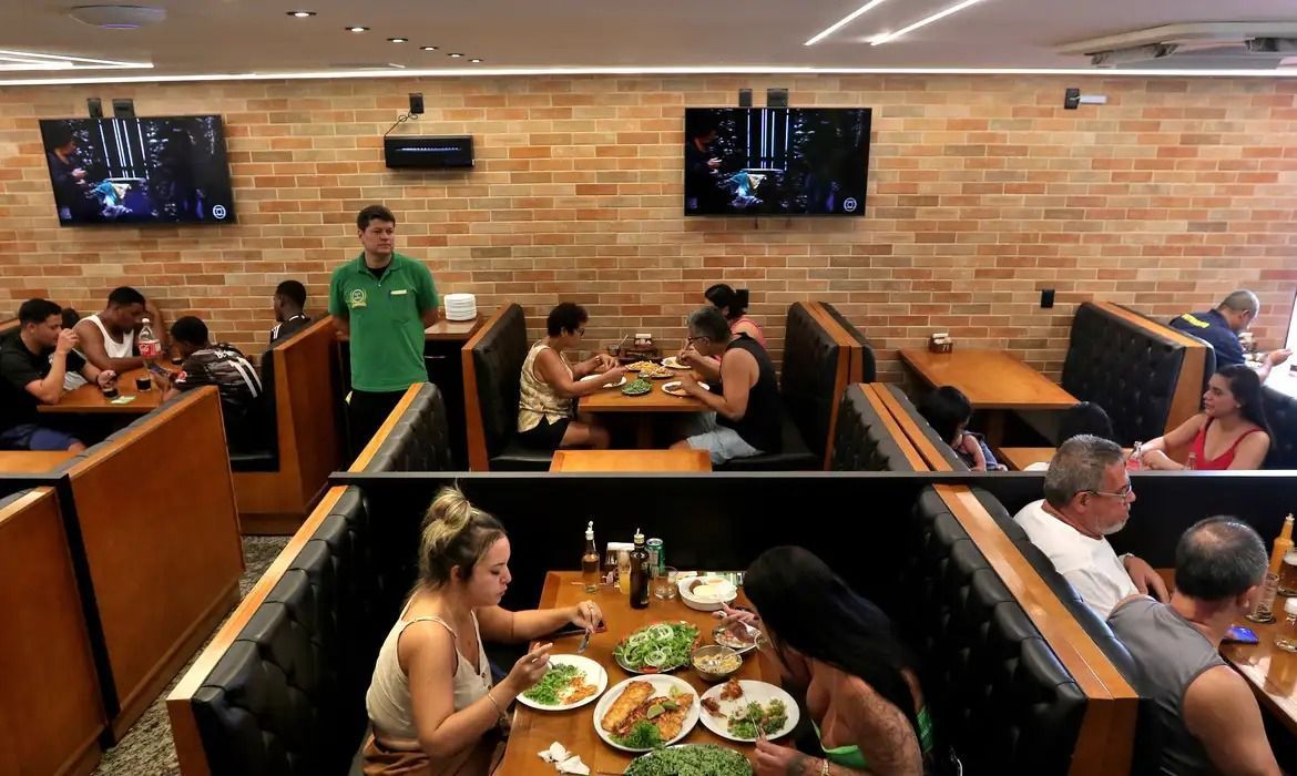 Gastos com alimentos e bebidas em MG devem somar R$ 111 bilhões