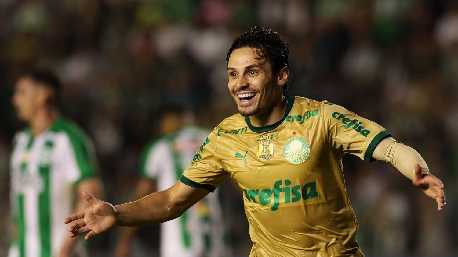 Palmeiras vence Juventude em jogo de oito gols, com hat-trick de Veiga, e cola no líder Botafogo