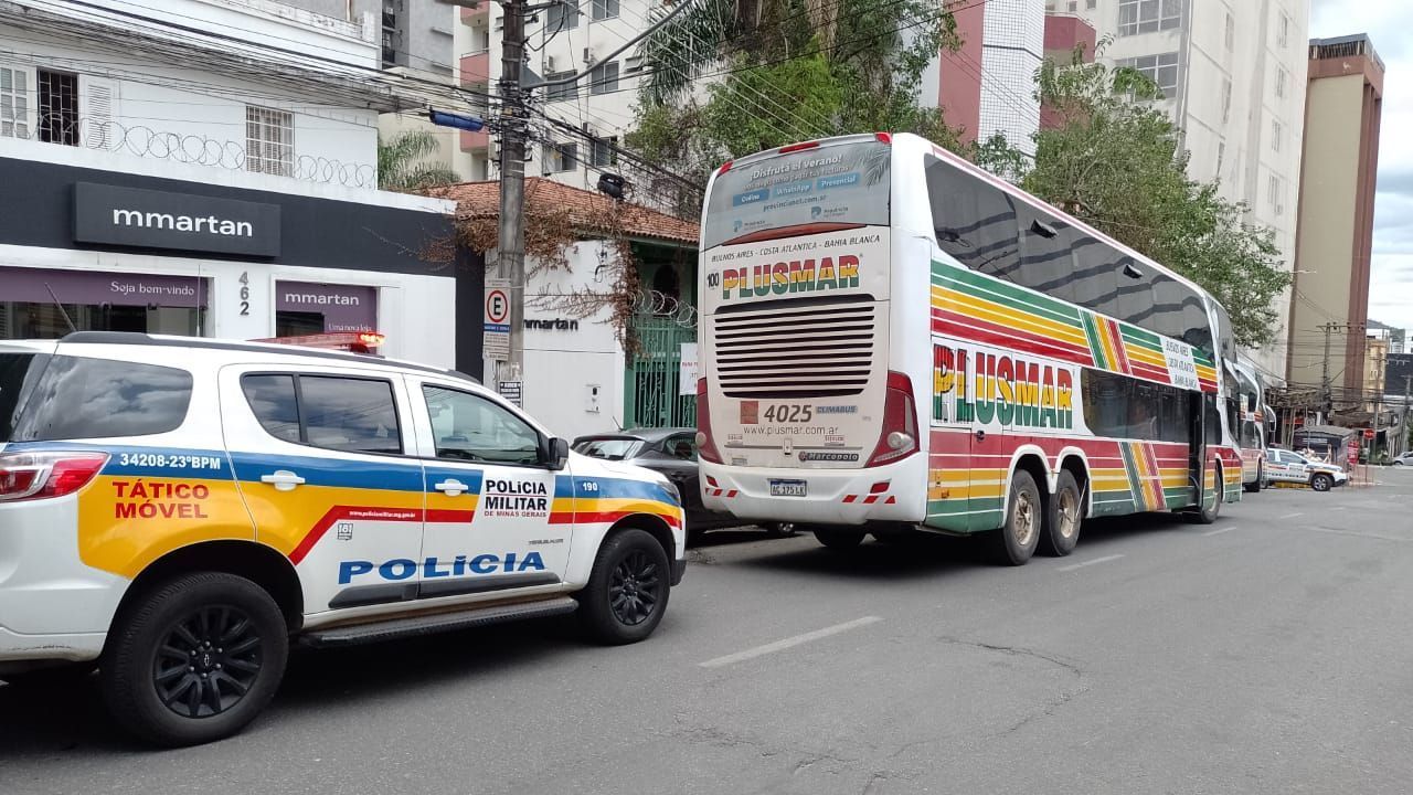 Atlético x River: após pancadaria, argentinos deixam Divinópolis escoltados pela PM
