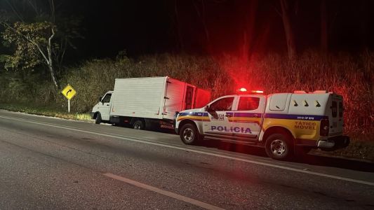 PM prende jovem que fugia com caminhão roubado pela BR-040
