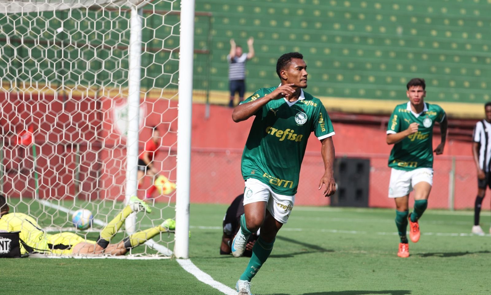 Palmeiras vence Botafogo e vai à terceira final seguida do Brasileiro Sub-17