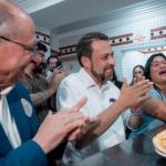 Boulos e Alckmin dividem sanduíche de pernil em estreia do vice-presidente em campanha do psolista